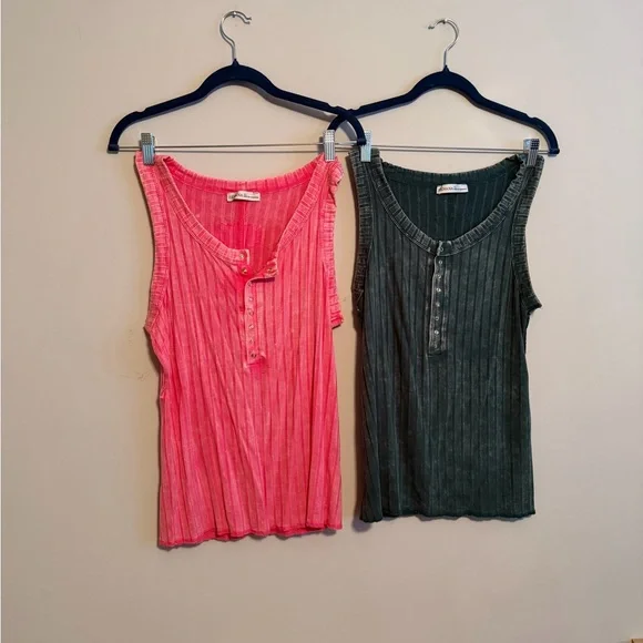 Lot of 2 Zenana Washed Ribbed
Scoop Neck Henley Tank Tops - Picture 1 of 14